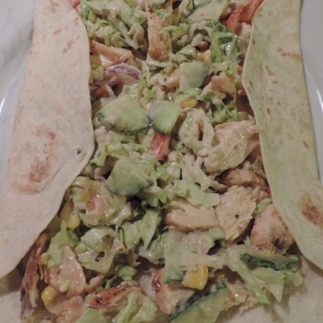 Krok 3 - Tortilla z kurczakiem foto