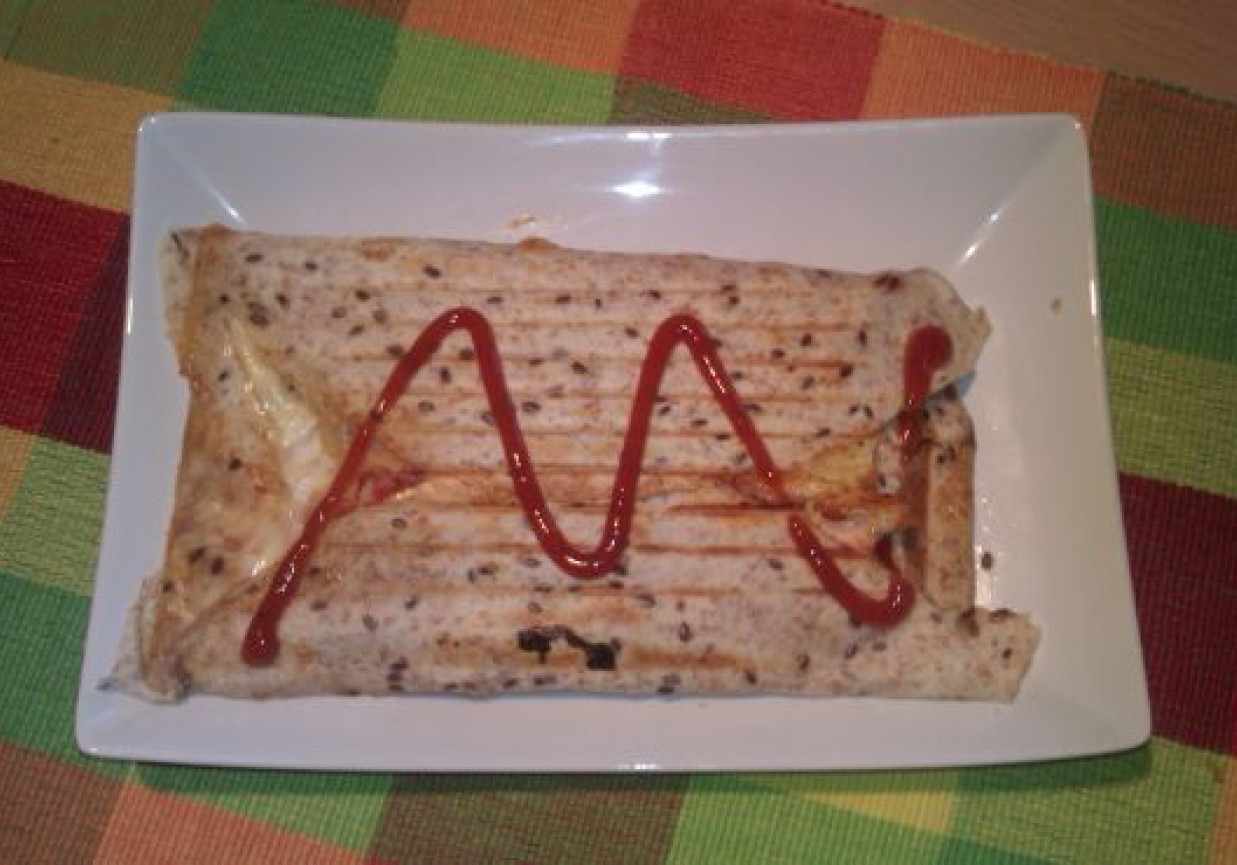 Tortilla z wędzonym kurczakiem foto