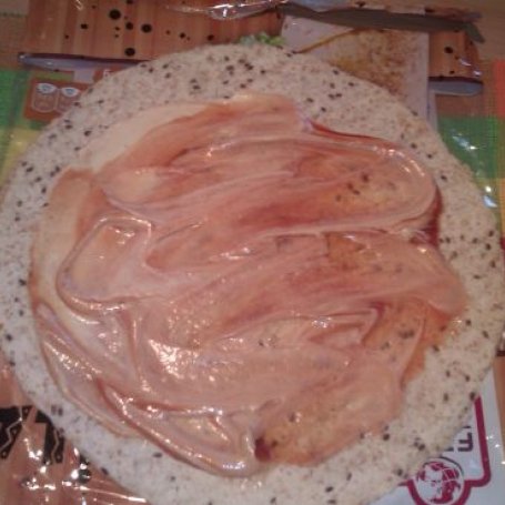 Krok 1 - Tortilla z wędzonym kurczakiem foto