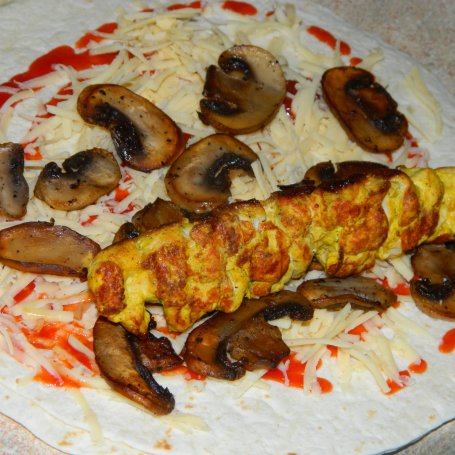 Krok 3 - Tortille z grillowanym kurczakiem curry foto