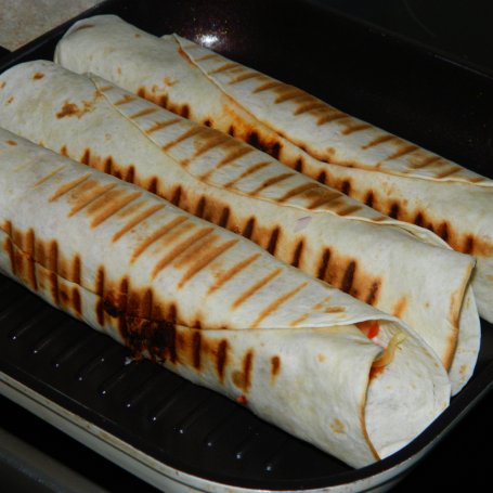Krok 4 - Tortille z grillowanym kurczakiem curry foto