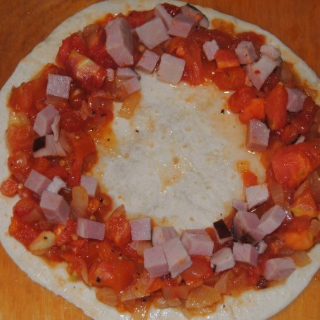 Krok 4 - Tortille z jajkiem i pomidorową salsą foto
