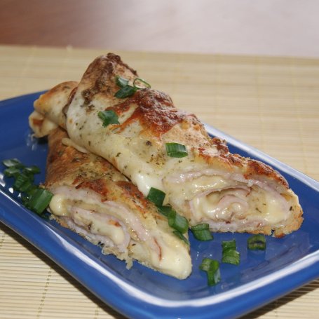 Krok 5 - Tortille zapiekane z szynką i serem foto