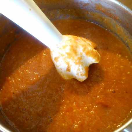 Krok 6 - Toskańska zupa pomidorowa z nutą paprykowo-czosnkową z chrupiącymi grzankami foto