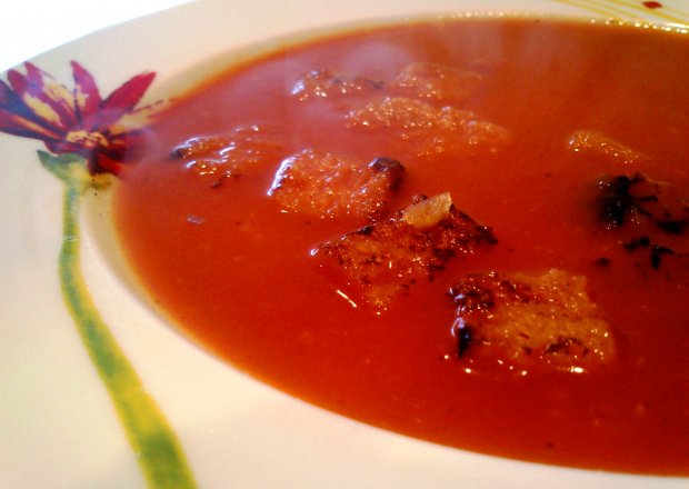 Fotografia przedstawiająca Toskańska zupa pomidorowa