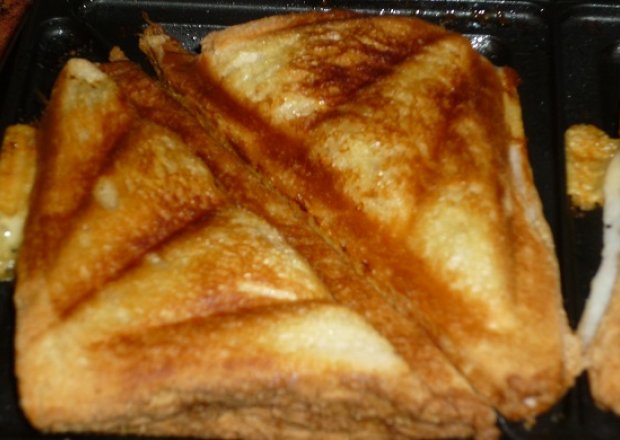 Fotografia przedstawiająca tosty z papryką