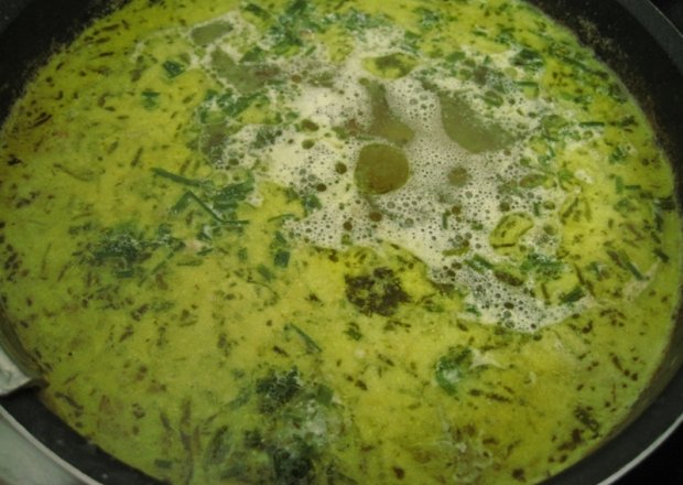 Fotografia przedstawiająca tradycyjna zupa ogórkowa