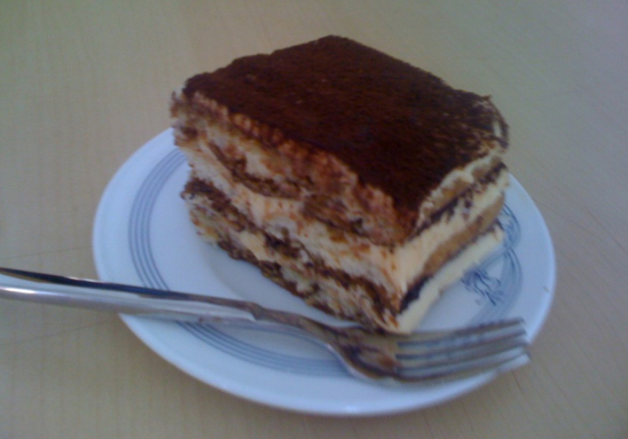 Tradycyjne tiramisu na biszkoptach z mascarpone foto