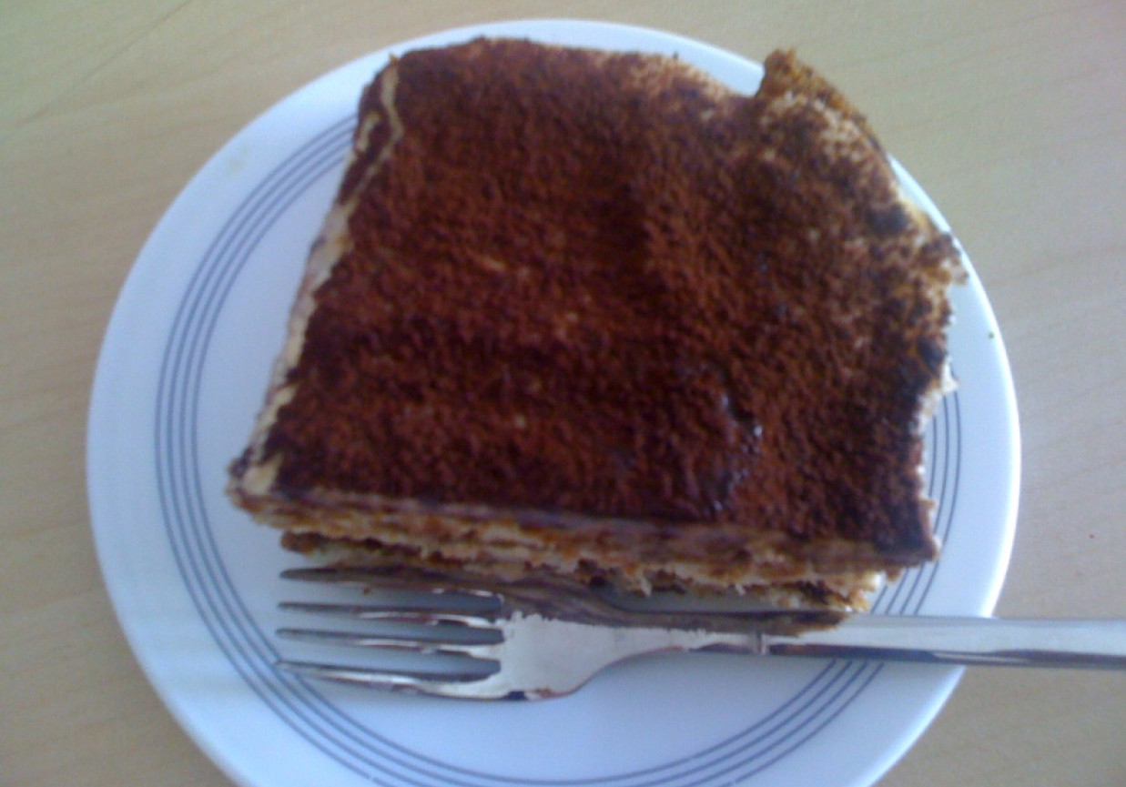 Tradycyjne tiramisu na biszkoptach z mascarpone foto