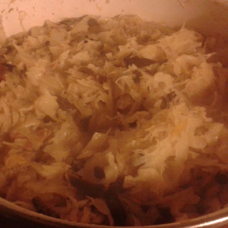 Krok 5 - Tradycyjny bigos z mięsem, grzybami i śliwkami foto