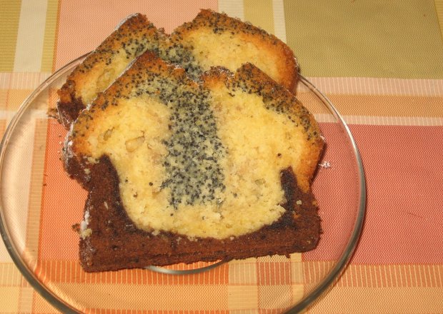 Fotografia przedstawiająca Trójkolorowe ciasto z kokosem