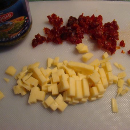 Krok 1 - Trottole z zielonym pesto i suszonymi pomidorami foto