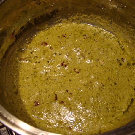 Krok 4 - Trottole z zielonym pesto i suszonymi pomidorami foto