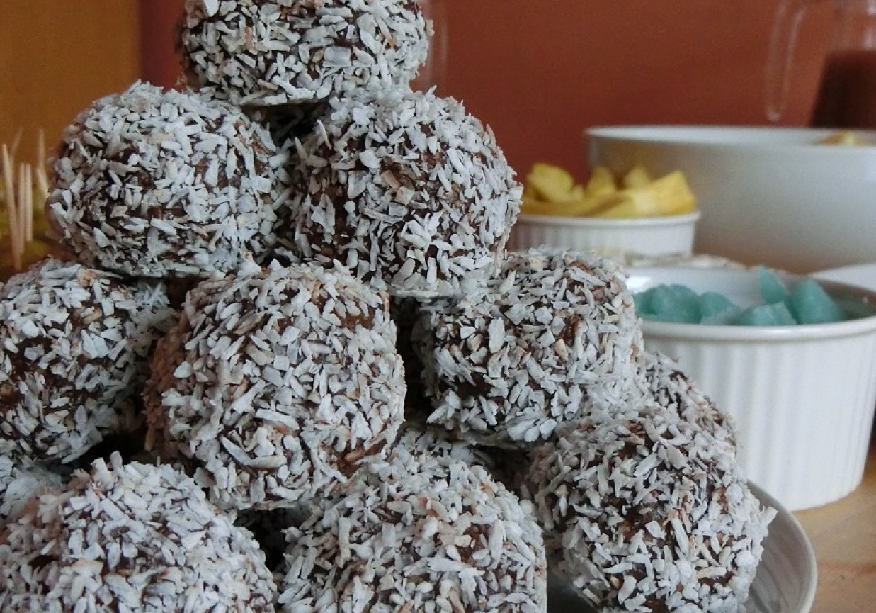 Trufle czekoladowe z kokosem foto