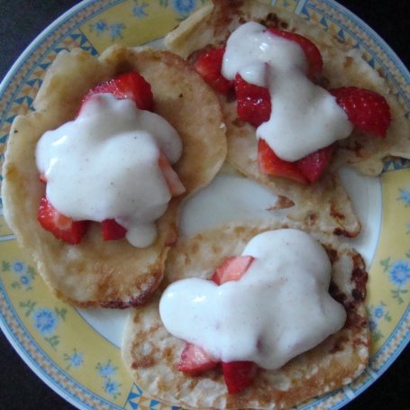 Krok 5 - Truskawkowa fantazja, czyli pancake z truskawkami foto