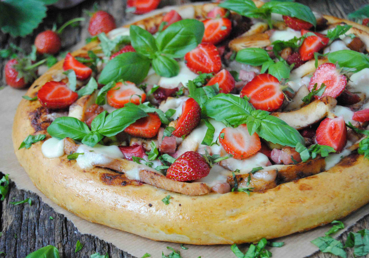 Truskawkowa pizza foto