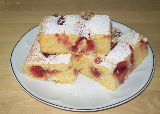 Fotografia przedstawiająca Truskawkowe ciasto Andzi