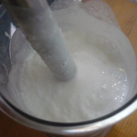Krok 2 - Truskawkowy deserek:) foto