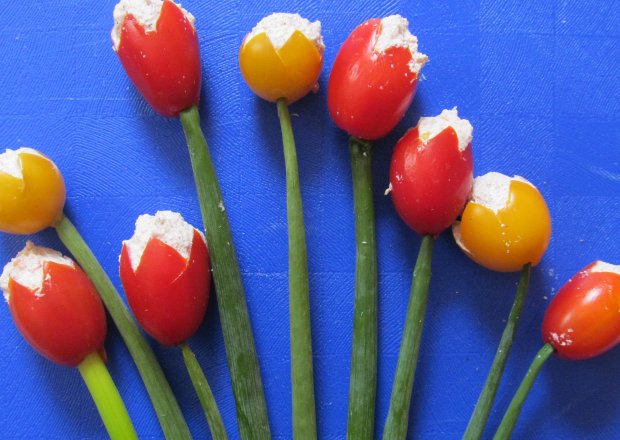 Fotografia przedstawiająca Tulipany pomidorowe