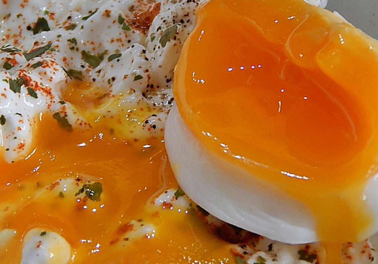 Twarożek wiejski z jajkami na miękko foto