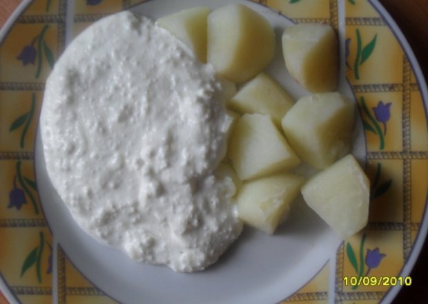 Fotografia przedstawiająca Twarożek z ziemniakami (postny obiad).