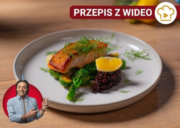 Fotografia przedstawiająca Łosoś smażony z dodatkami