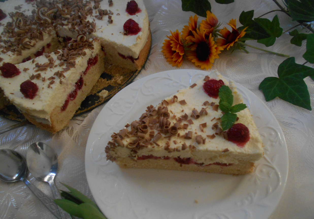 Ucierane ciasto z malinami, mascarpone i czekoladą - DoradcaSmaku.pl