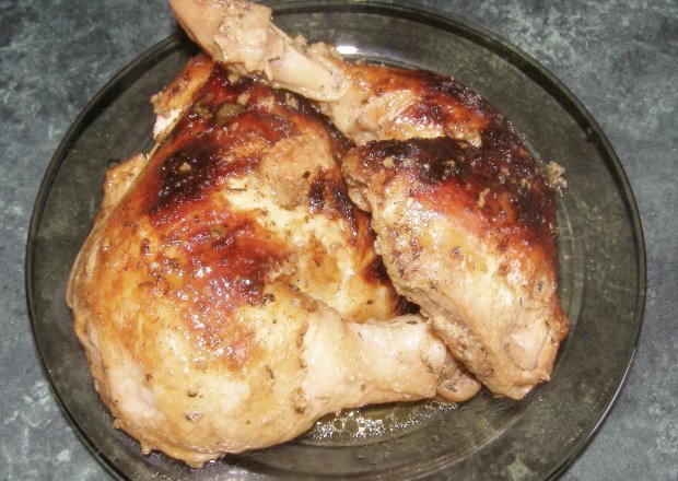 Fotografia przedstawiająca uda kurczaka w musztardzie miodowej z piekarnika...