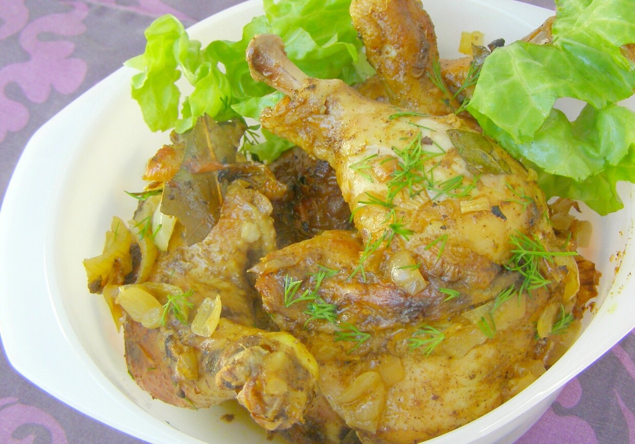 Udka kurczaka pieczone w rękawie z majonezem, cebulą foto