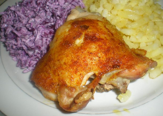 Fotografia przedstawiająca Udka kurczaka pieczone