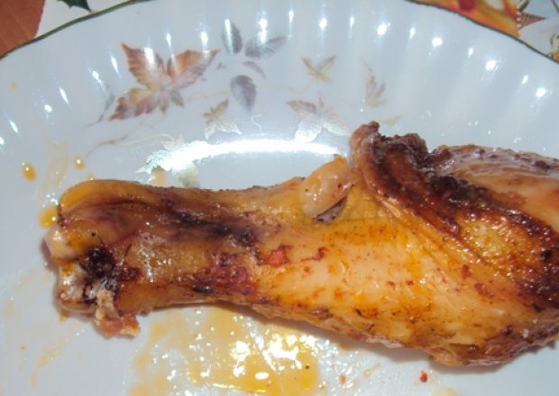 Fotografia przedstawiająca udka kurczaka po turecku