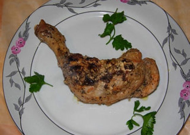 Fotografia przedstawiająca Udka kurczaka w sosie śliwkowym