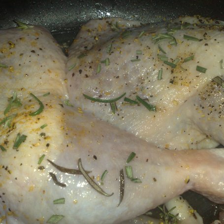 Krok 1 - udka w świeżym rozmarynie i skórce cytrynowej foto