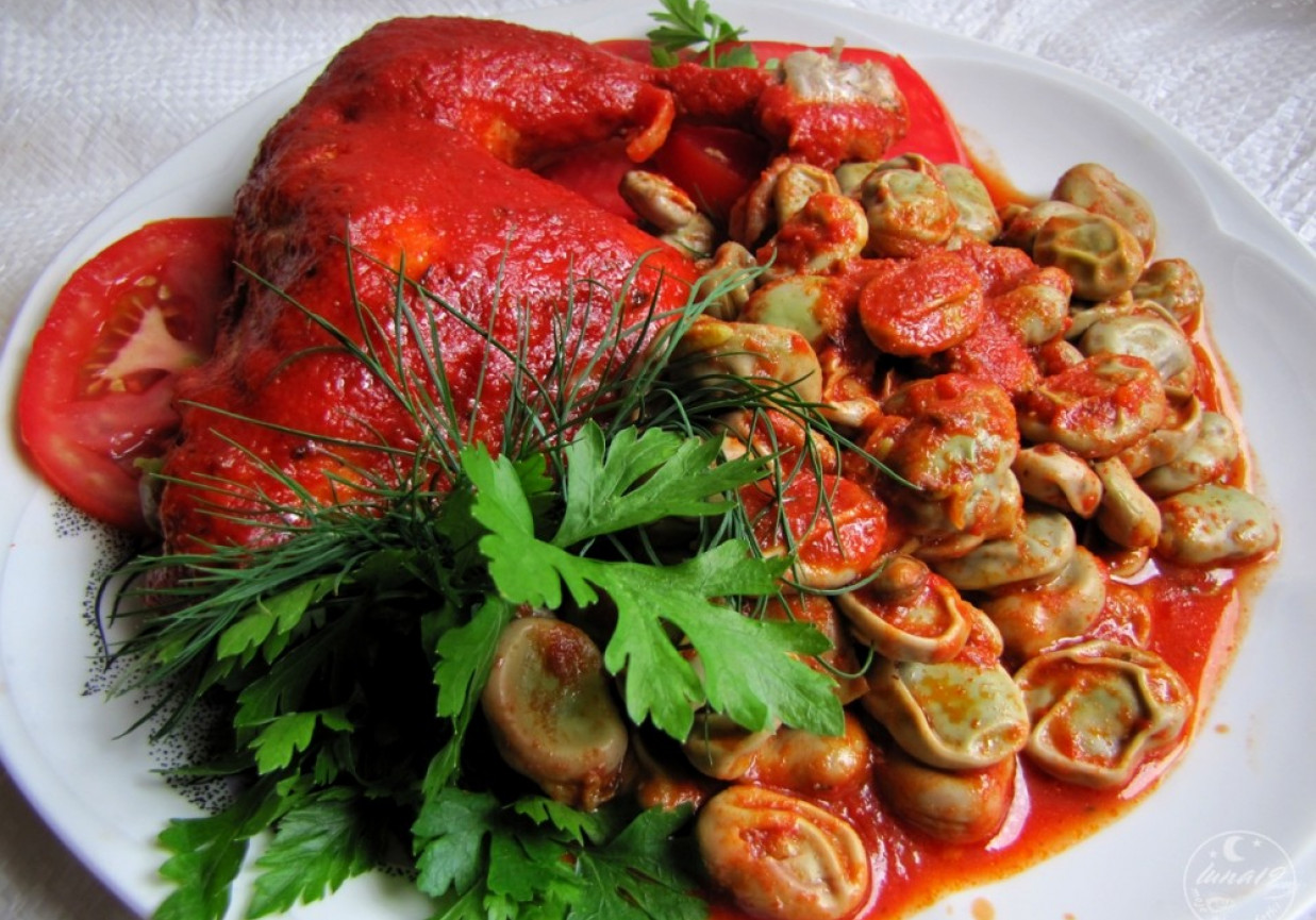 Udka z bobem w pikantnym sosie pomidorowym foto