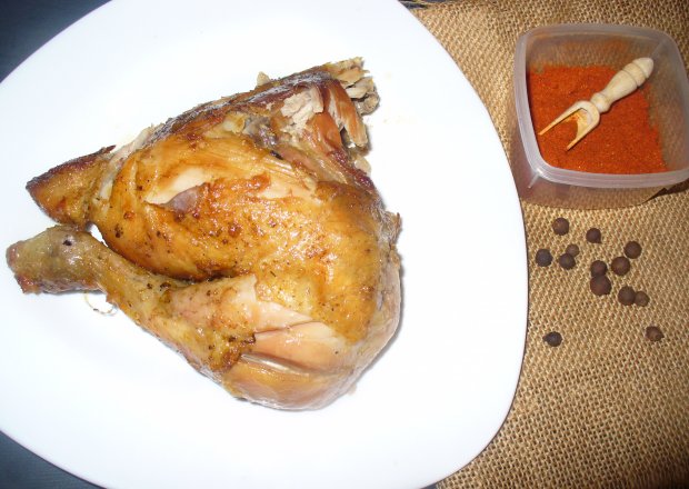 Fotografia przedstawiająca Udka z kurczaka pieczone w rękawie