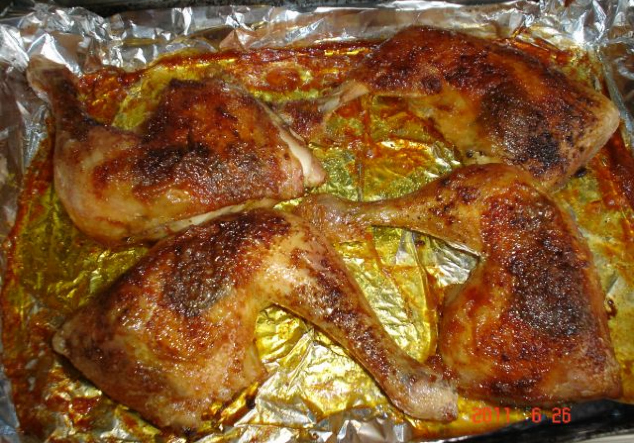 Udka z kurczaka pieczone z czosnkiem i ziołami prowansalskimi foto
