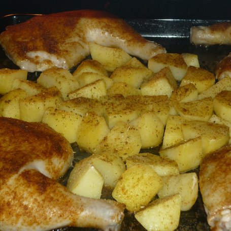 Krok 2 - Udka z kurczaka pieczone z ziemniaczkami foto