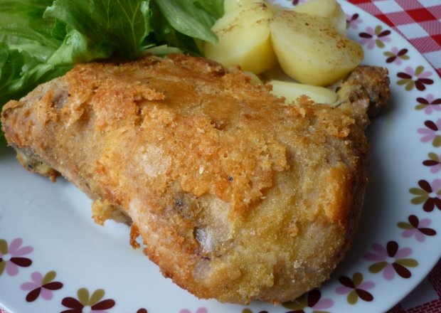 Fotografia przedstawiająca Udka z kurczaka w serowej panierce