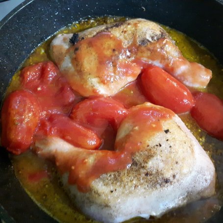Krok 3 - Udka z kurczaka w sosie curry z pomidorami foto