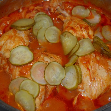 Krok 4 - Udka z kurczaka w sosie pomidorowym  foto