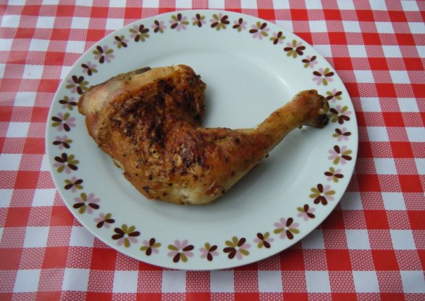 Fotografia przedstawiająca Udka z kurczaka z rozmarynem