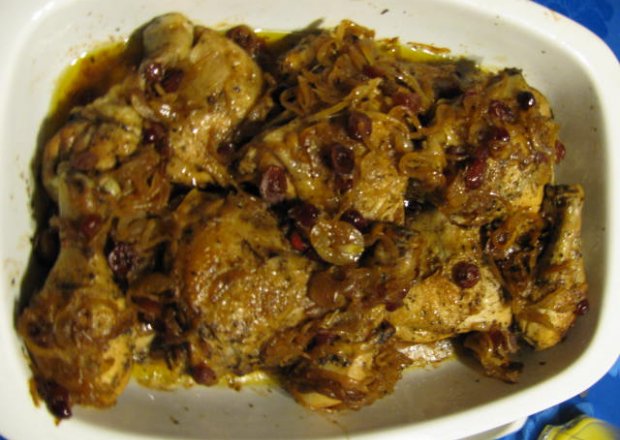 Fotografia przedstawiająca Udka z pałkami kurczaka w wersji na słodko - pikantnie