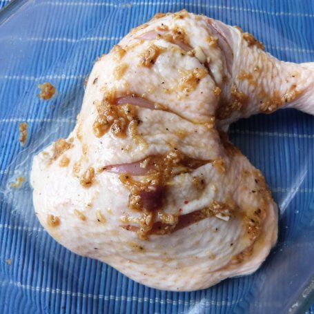 Krok 6 - Udko z kurczaka w cebulowo-imbirowej marynacie  foto