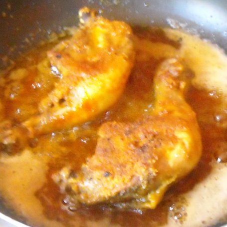 Krok 4 - Udko z kurczaka w chili, z chrupiącą panierką z sosem i ćwikłą z chrzanem. foto