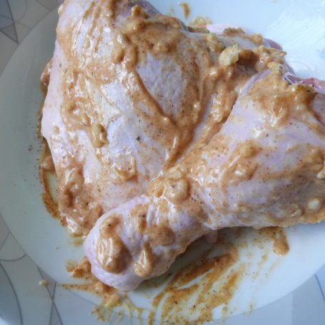 Krok 5 - Udko z kurczaka w majonezowo-czosnkowej marynacie  foto