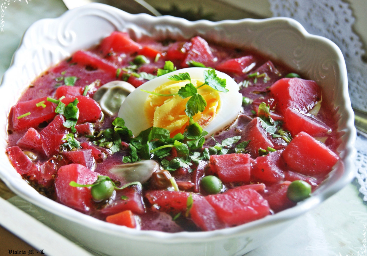 Ukraiński barszcz z jajkiem - na pieczonych burakach  foto
