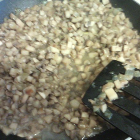 Krok 1 - Uszka z kapustą i pieczarkami foto