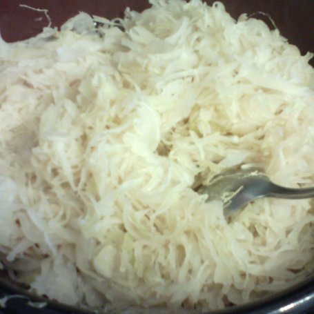 Krok 2 - Uszka z kapustą i pieczarkami foto