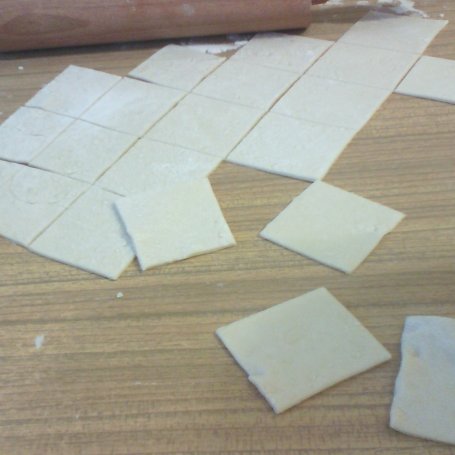 Krok 4 - Uszka z kapustą i pieczarkami foto