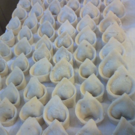 Krok 5 - Uszka z kapustą i pieczarkami foto